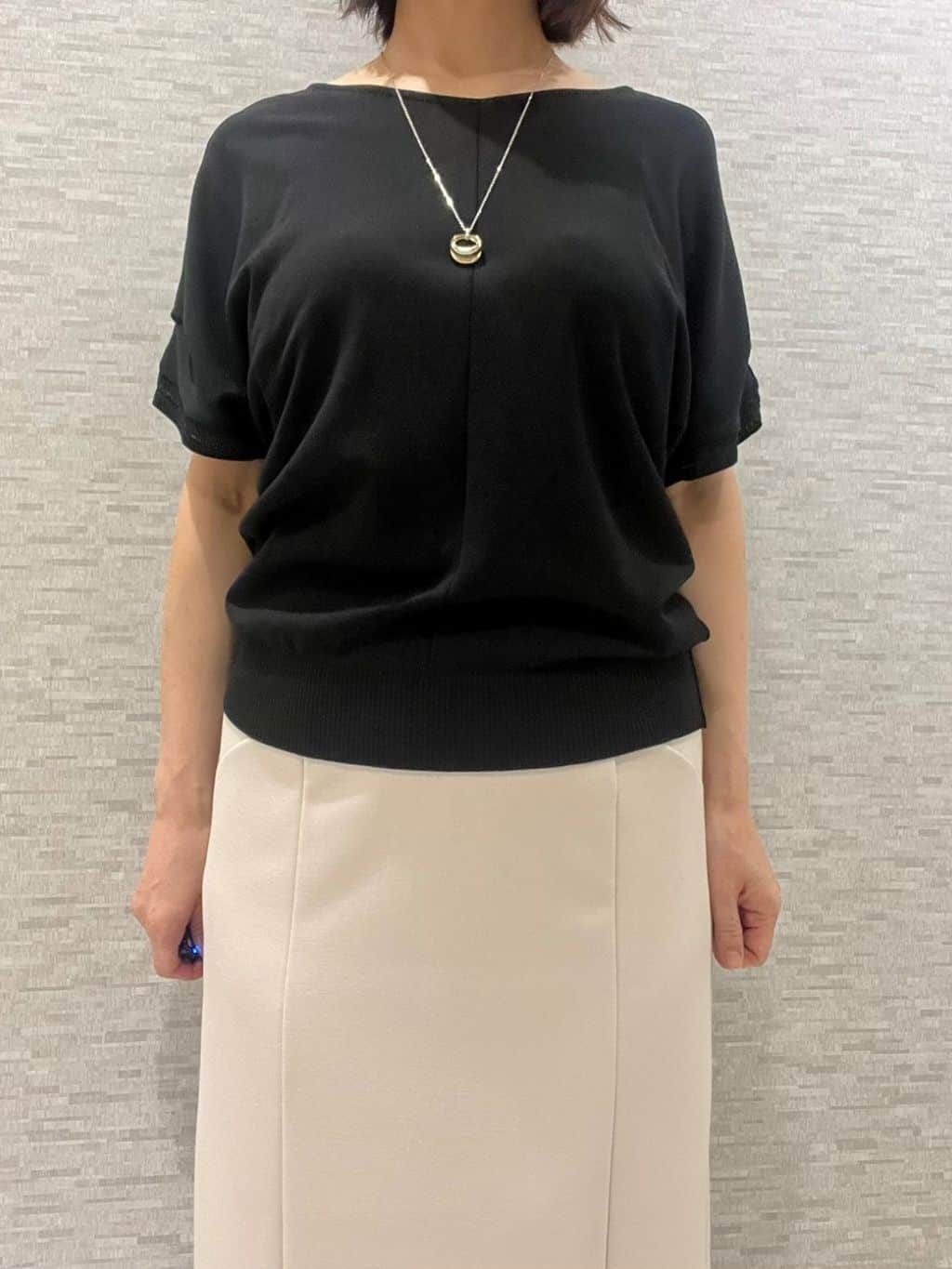 marikoさんの「Reflect｜【選べる7色◎／手洗い可／二の腕カバー】半袖ニット」を使ったコーディネート