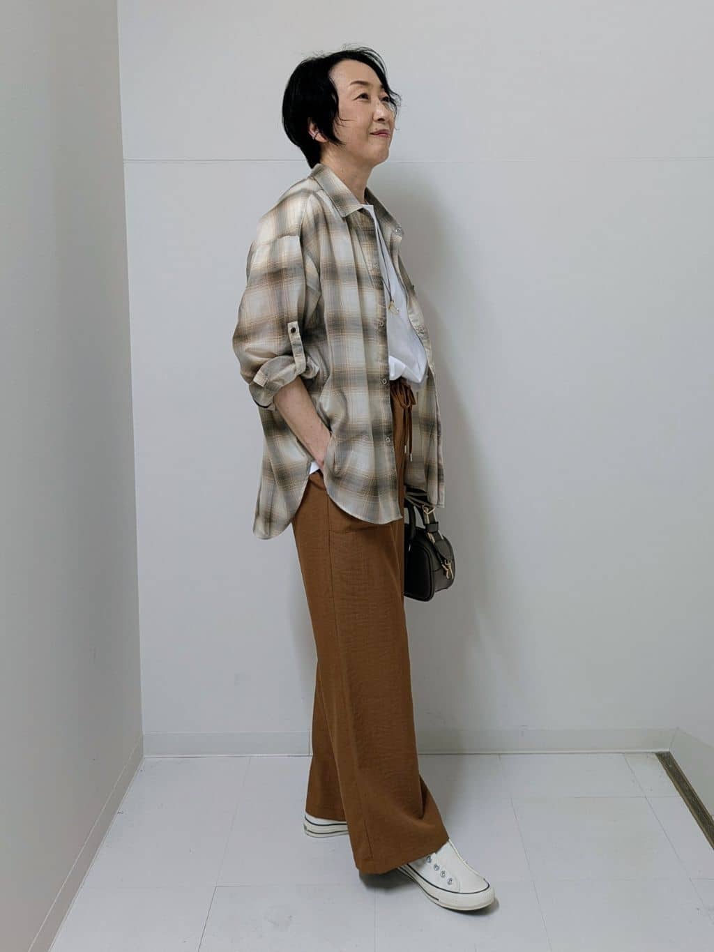 Asaさんの「Dessin｜【二の腕カバー／UVカット】ロールアップスリーブ裾ギャザーカットソー」を使ったコーディネート