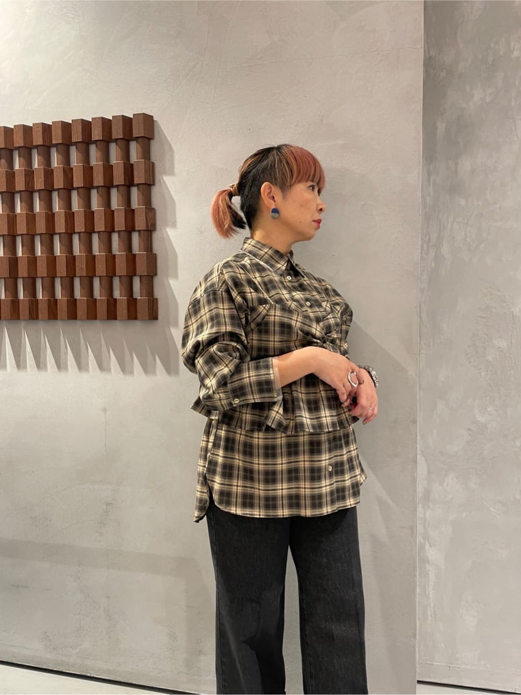 KOUさんの「INDIVI｜オンブレチェックビスチェ」を使ったコーディネート