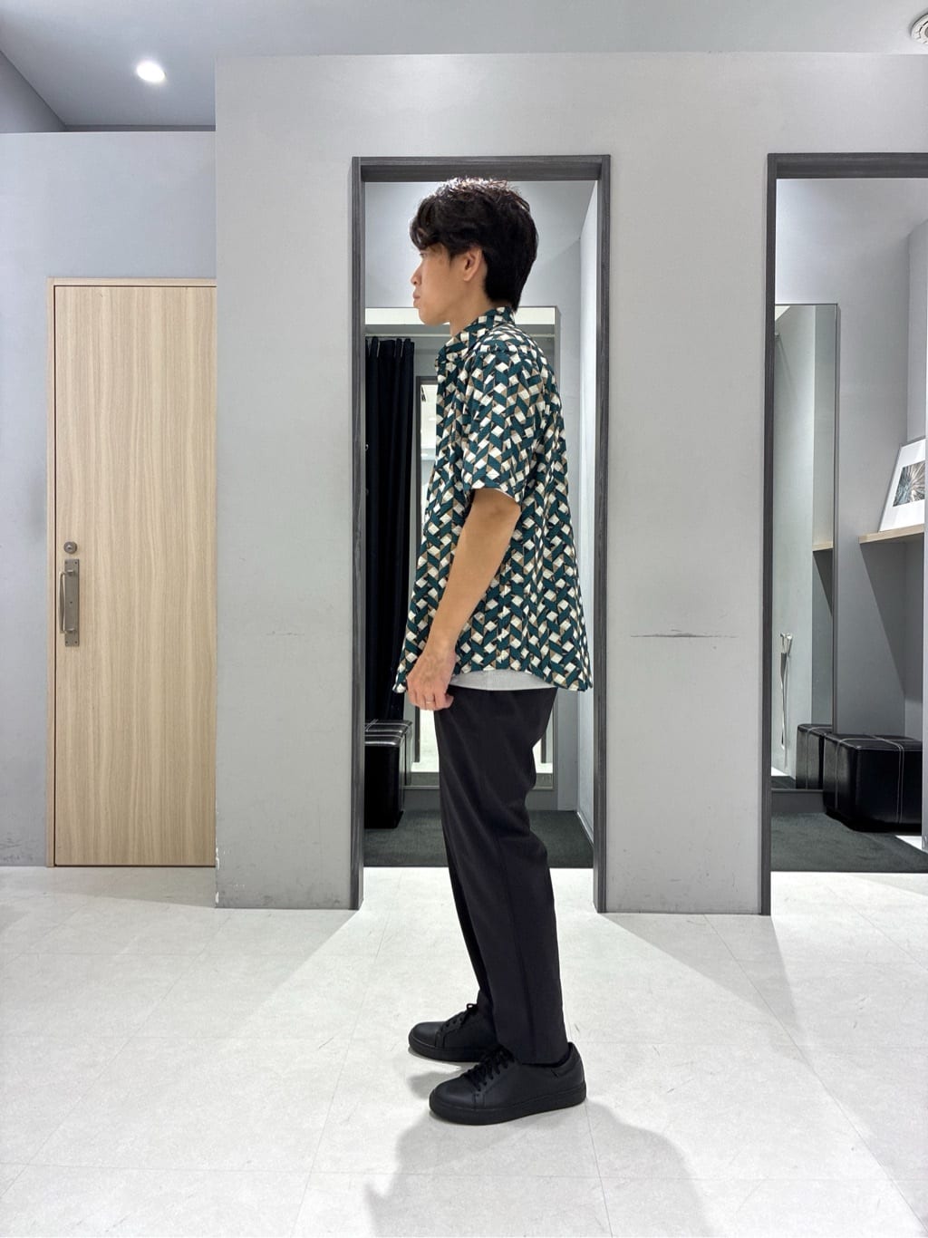 わいずみさんの「TAKEO KIKUCHI｜【COOL CITY WEAR】籠目アート柄 サッカーシャツ /通気性」を使ったコーディネート