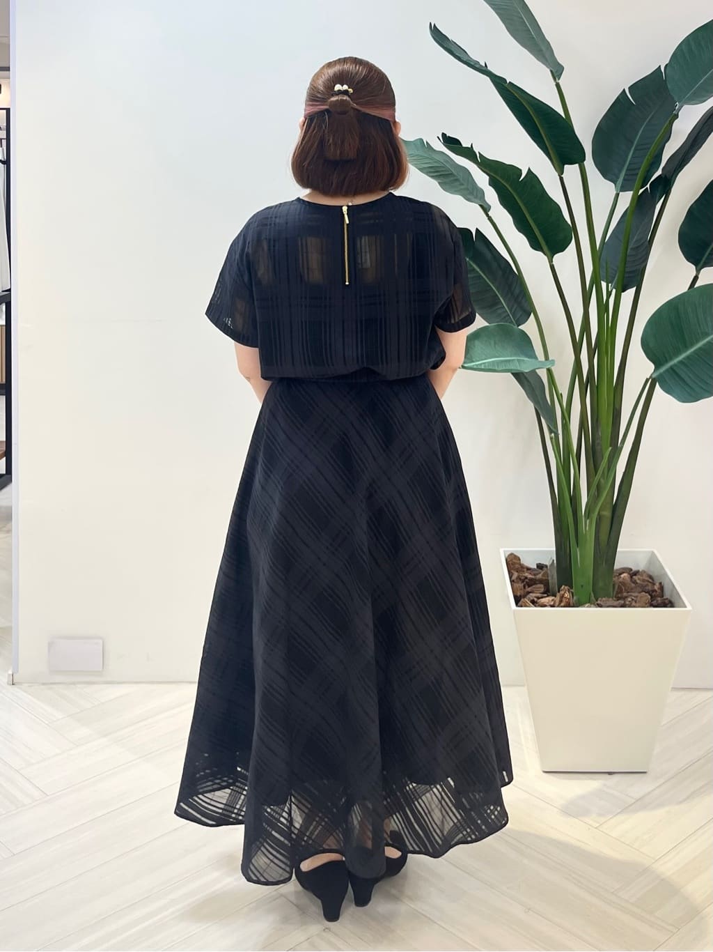 Tomoさんの「UNTITLED｜【セットアップ可/エレガント】シアーチェックTブラウス」を使ったコーディネート