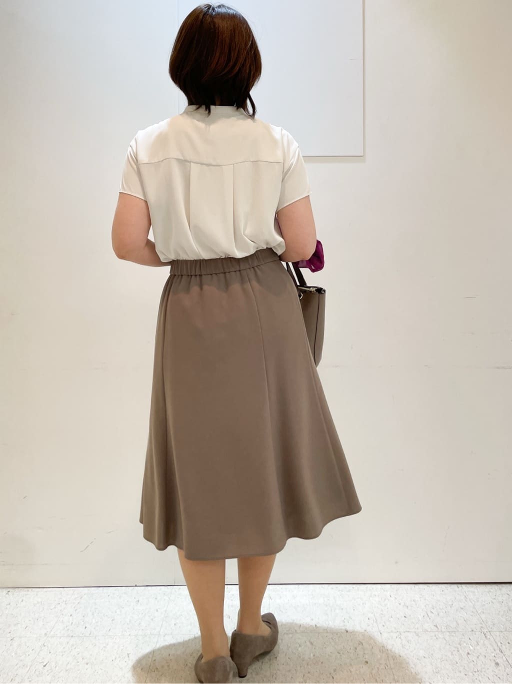 めいさんの「Reflect｜【インナーに◎／すっきり見え！長め丈】タックデティールブラウス」を使ったコーディネート
