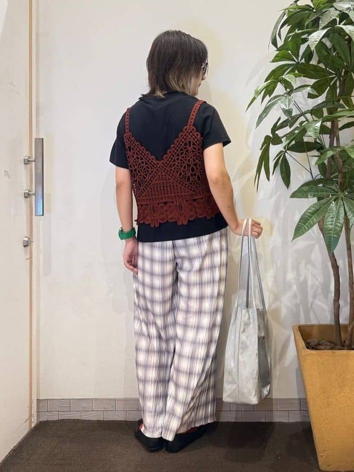 misakiさんの「SHOO･LA･RUE｜【2点セット/ひんやり】レースビスチェ＋Tシャツ」を使ったコーディネート