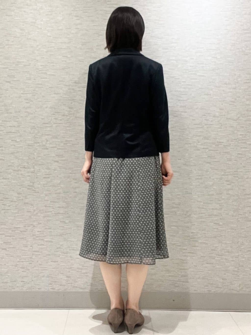 marikoさんの「Reflect｜【一枚着で着映え◎／ジャケットのインナーにも】フロント開きブラウス」を使ったコーディネート
