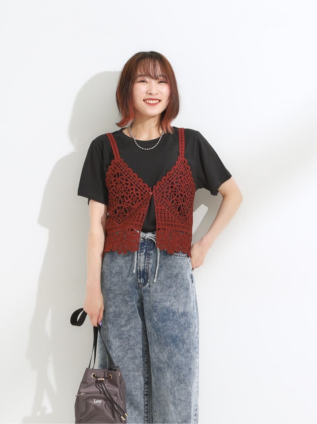 𝐜𝐡𝐢𝐤𝐚さんの「SHOO･LA･RUE｜【2点セット/ひんやり】レースビスチェ＋Tシャツ」を使ったコーディネート