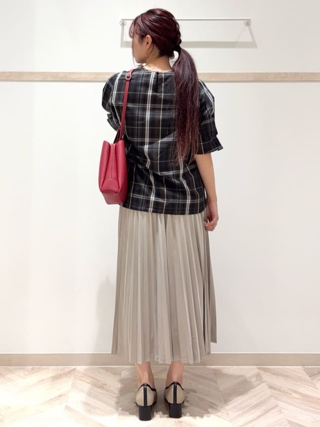 nanaさんの「SHOO･LA･RUE｜【S-LL/5分袖】お袖タックできれいに魅せる 大人のチェックブラウス」を使ったコーディネート