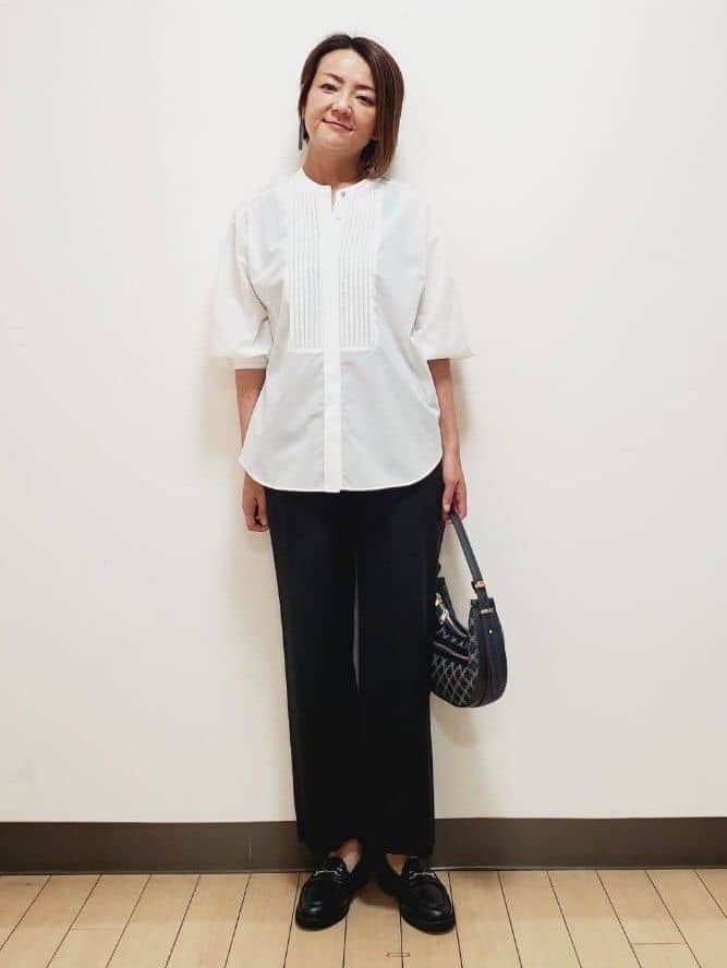 yuuさんの「Reflect｜【程よいゆとり感／体型カバー】ピンタックデザインシャンブレーブラウス」を使ったコーディネート