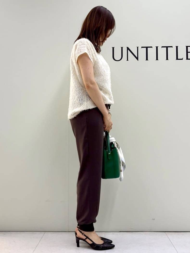 Sakaiさんの「UNTITLED｜【セットアップ可/洗える】フェザーフレンチスリーブブラウス」を使ったコーディネート