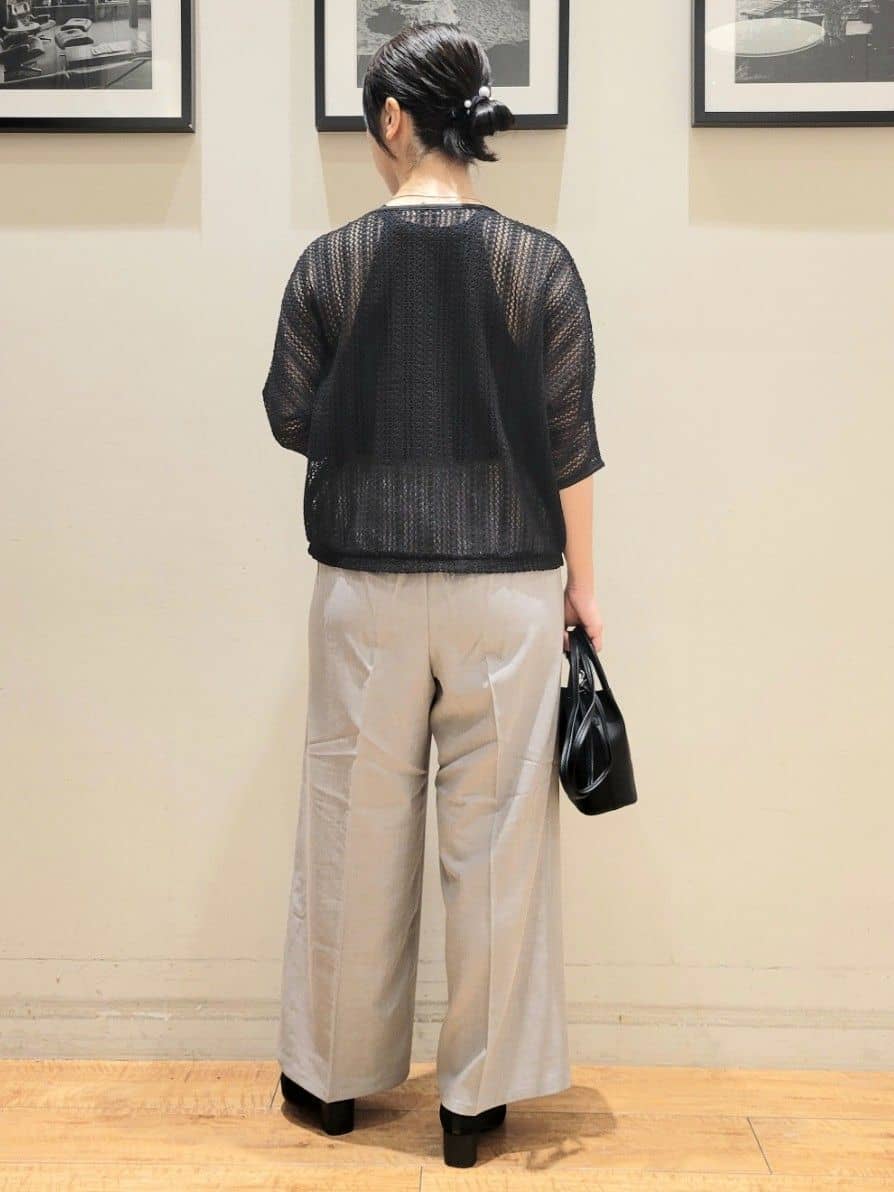 ななこさんの「SHOO･LA･RUE｜【洗える/S-LL】季節の変わり目に 透かし柄が涼やか ジップブルゾン」を使ったコーディネート