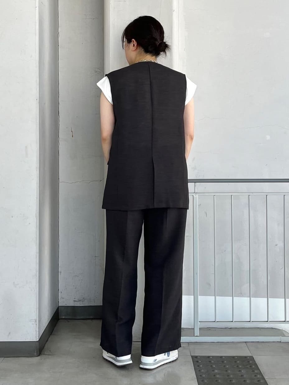 aiさんの「THE SHOP TK｜合皮パイピングフレンチTシャツ【洗える】」を使ったコーディネート