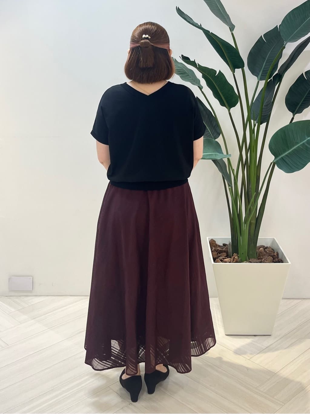 Tomoさんの「UNTITLED｜【洗える/前後2WAY】ネックプルオーバーニット」を使ったコーディネート