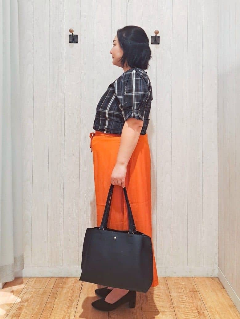 kotomiさんの「SHOO･LA･RUE｜【S-LL/5分袖】お袖タックできれいに魅せる 大人のチェックブラウス」を使ったコーディネート