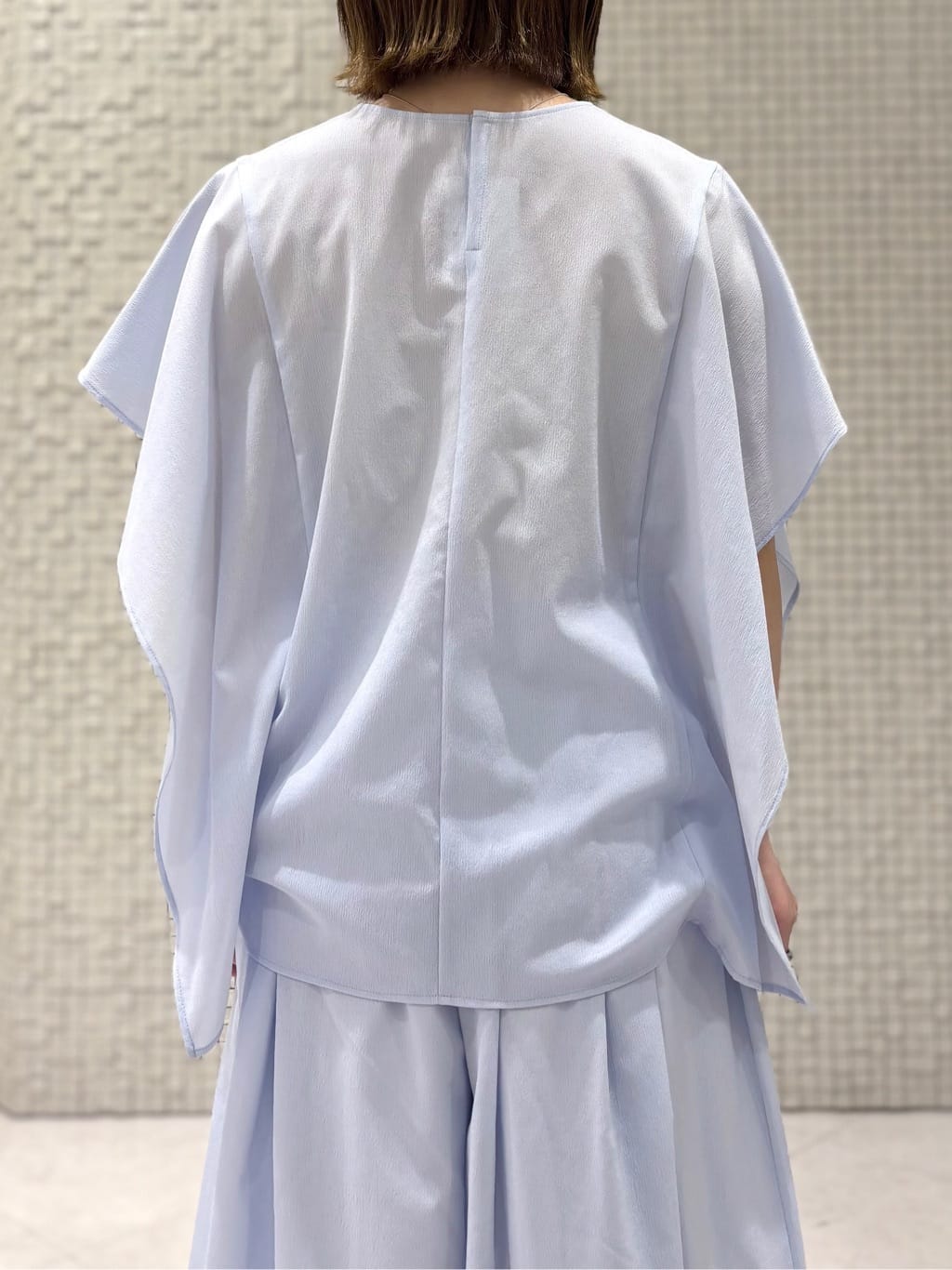 sakuさんの「INDIVI｜【体型カバー】スクエアブラウス」を使ったコーディネート