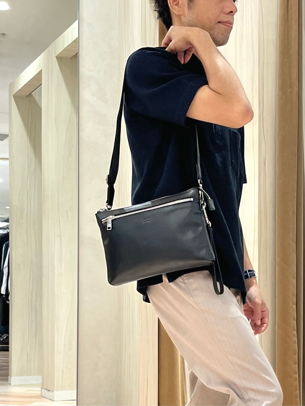 URAさんの「TAKEO KIKUCHI｜【全7サイズ&times;8色展開！】トップマルチヘリンボン パンツ」を使ったコーディネート