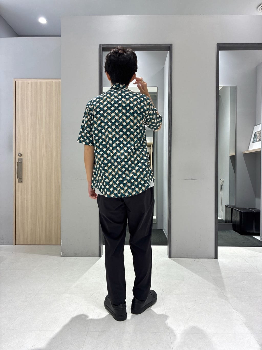 わいずみさんの「TAKEO KIKUCHI｜【COOL CITY WEAR】籠目アート柄 サッカーシャツ /通気性」を使ったコーディネート
