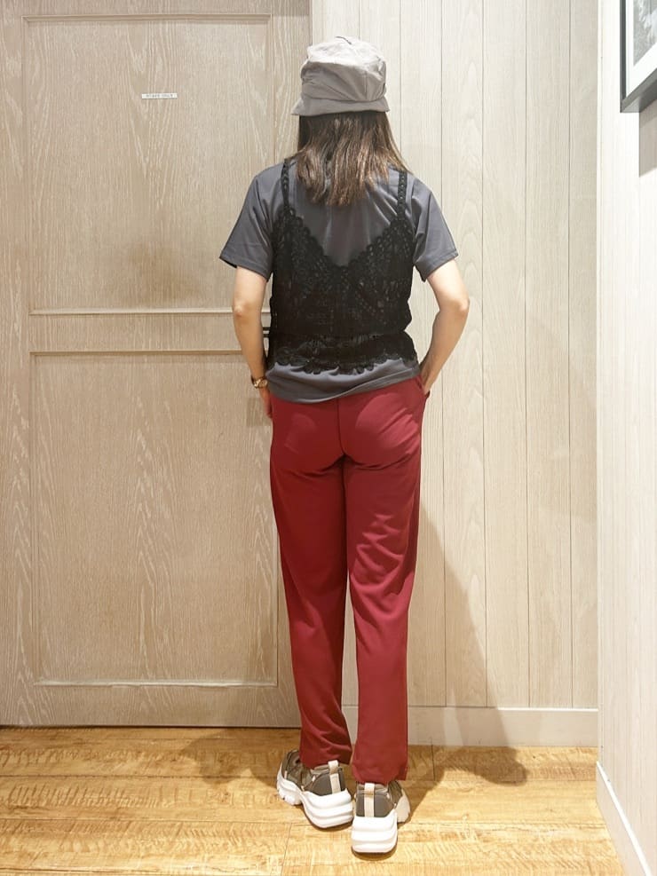 yukaさんの「SHOO･LA･RUE｜【2点セット/ひんやり】レースビスチェ＋Tシャツ」を使ったコーディネート