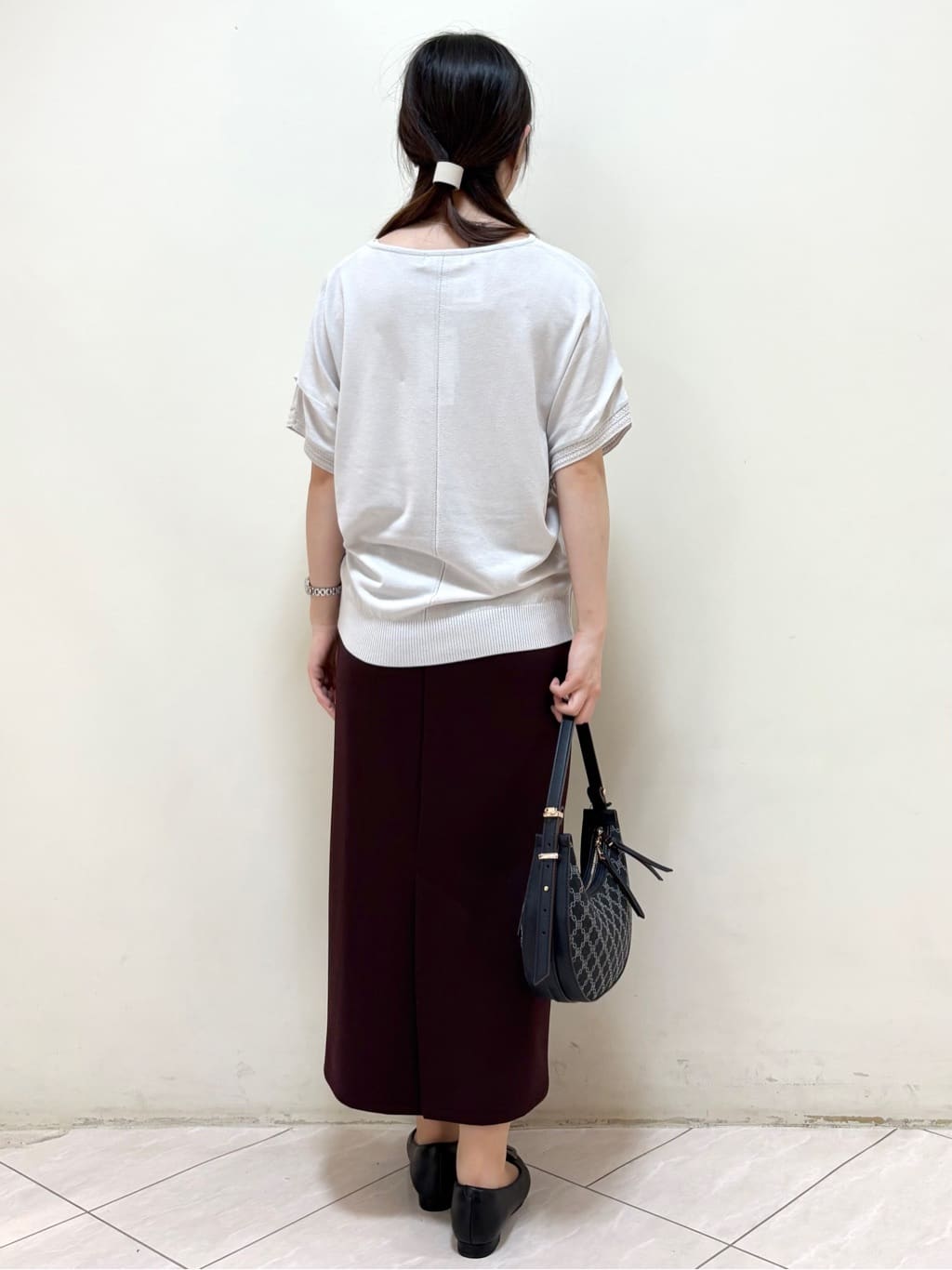 mikiさんの「Reflect｜【選べる7色◎／手洗い可／二の腕カバー】半袖ニット」を使ったコーディネート