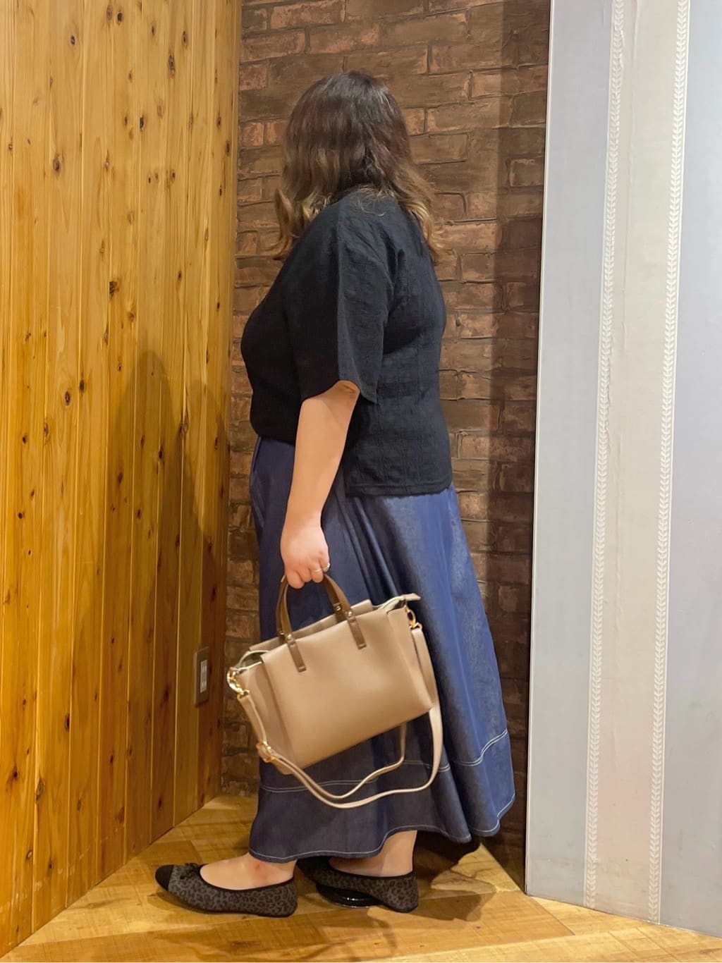 Risaさんの「SHOO･LA･RUE｜【5分袖】大人の魅力を惹きたてる レースカットソー」を使ったコーディネート