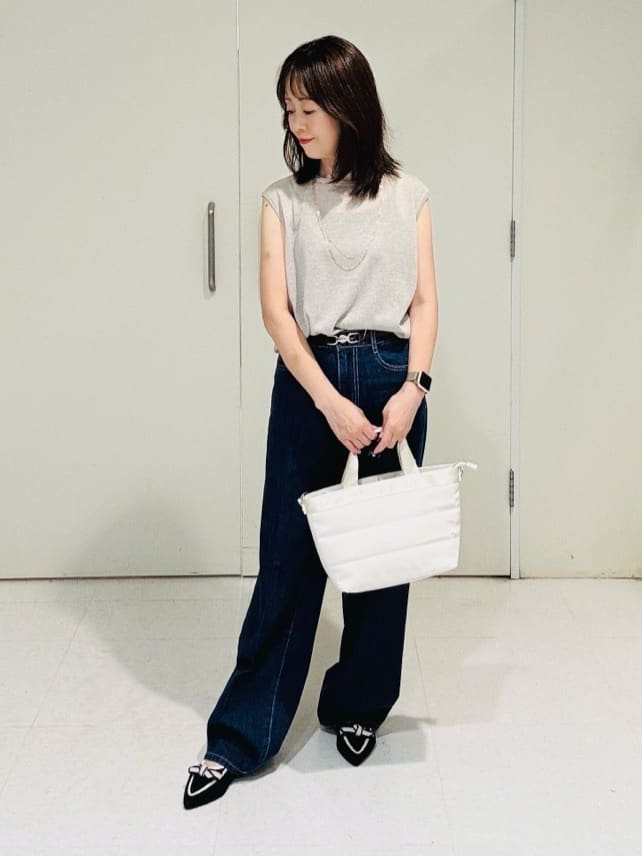 makiさんの「UNTITLED｜【アンサンブル可/洗える】シアーノースリーブ プルオーバー」を使ったコーディネート
