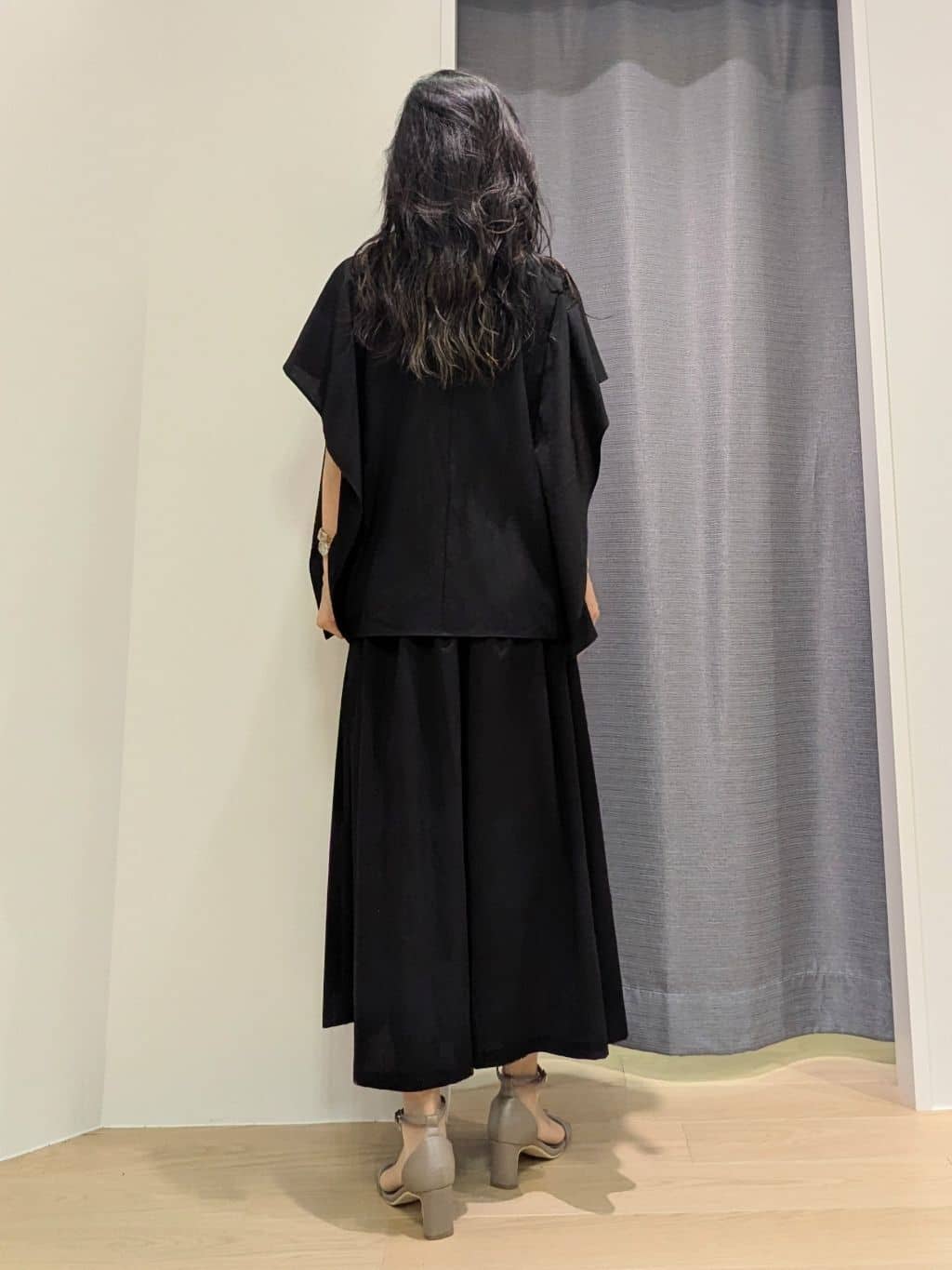 miiさんの「INDIVI｜【体型カバー】スクエアブラウス」を使ったコーディネート