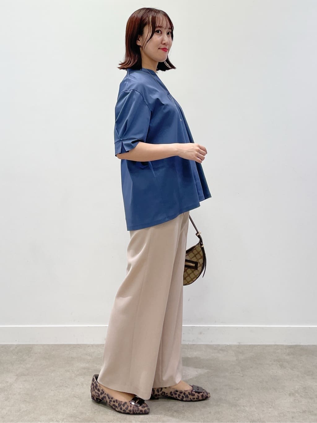 yukariさんの「Reflect｜【すっきり見え！長め丈／マシンウォッシュ可】スキッパーネックジャージトップス」を使ったコーディネート
