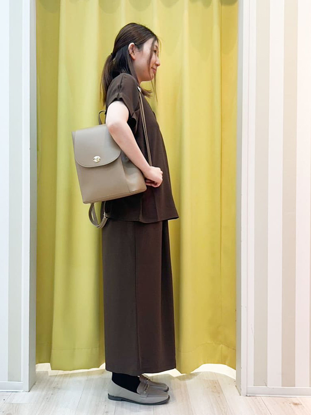 shioriさんの「SHOO･LA･RUE｜【S-LL/セットアップ可/ひんやり】きちんと見えで上品 お袖タック スキッパーブラウス」を使ったコーディネート