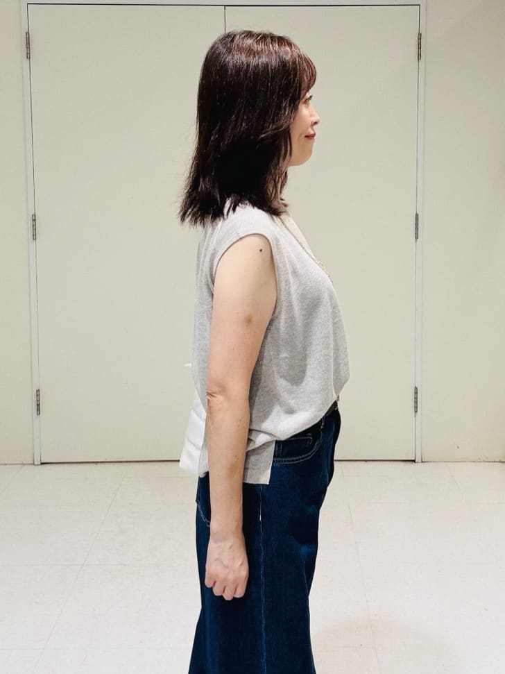 makiさんの「UNTITLED｜【アンサンブル可/洗える】シアーノースリーブ プルオーバー」を使ったコーディネート