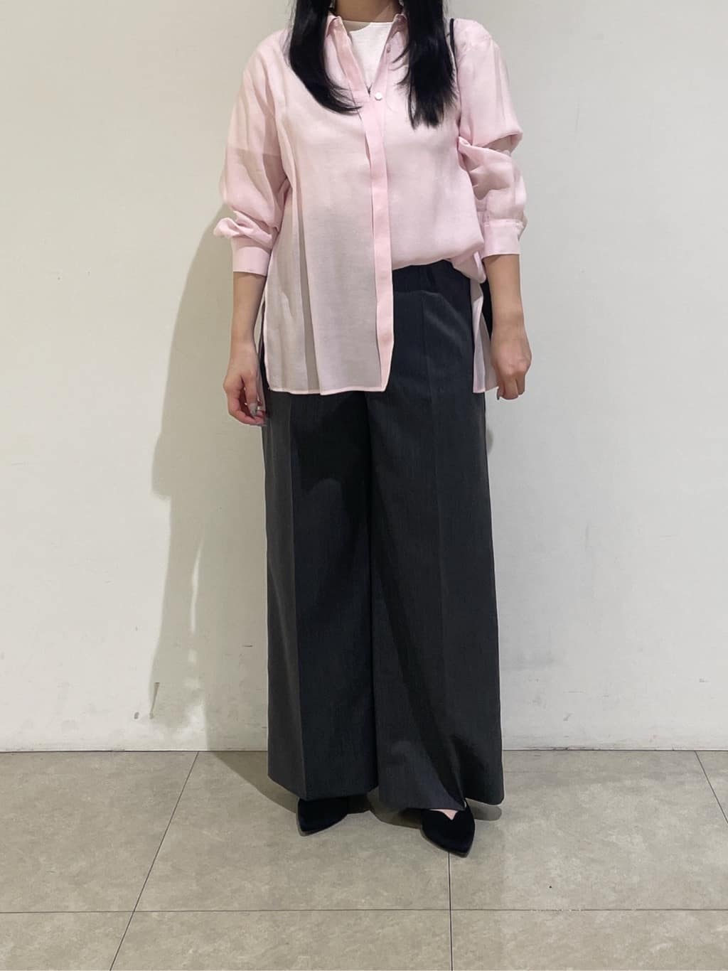 emikaさんの「INDIVI｜【体型カバー／清涼感】シアーオーバーシャツ」を使ったコーディネート