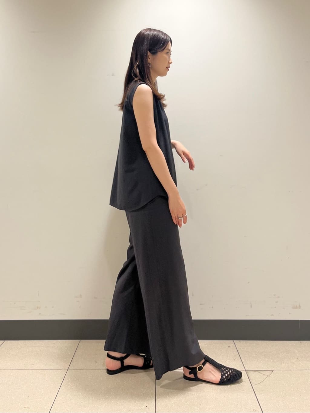 shokoさんの「INDIVI｜【UVケア／SETUP可能】エアリージョーゼット ワイドパンツ」を使ったコーディネート