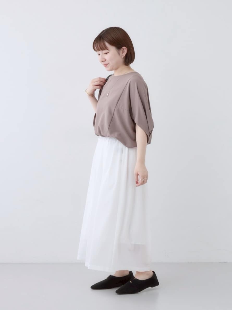 sakuさんの「INDIVI｜【クールエアー素材／UVケア／セットアップ可能】エアリーフレアパンツ」を使ったコーディネート