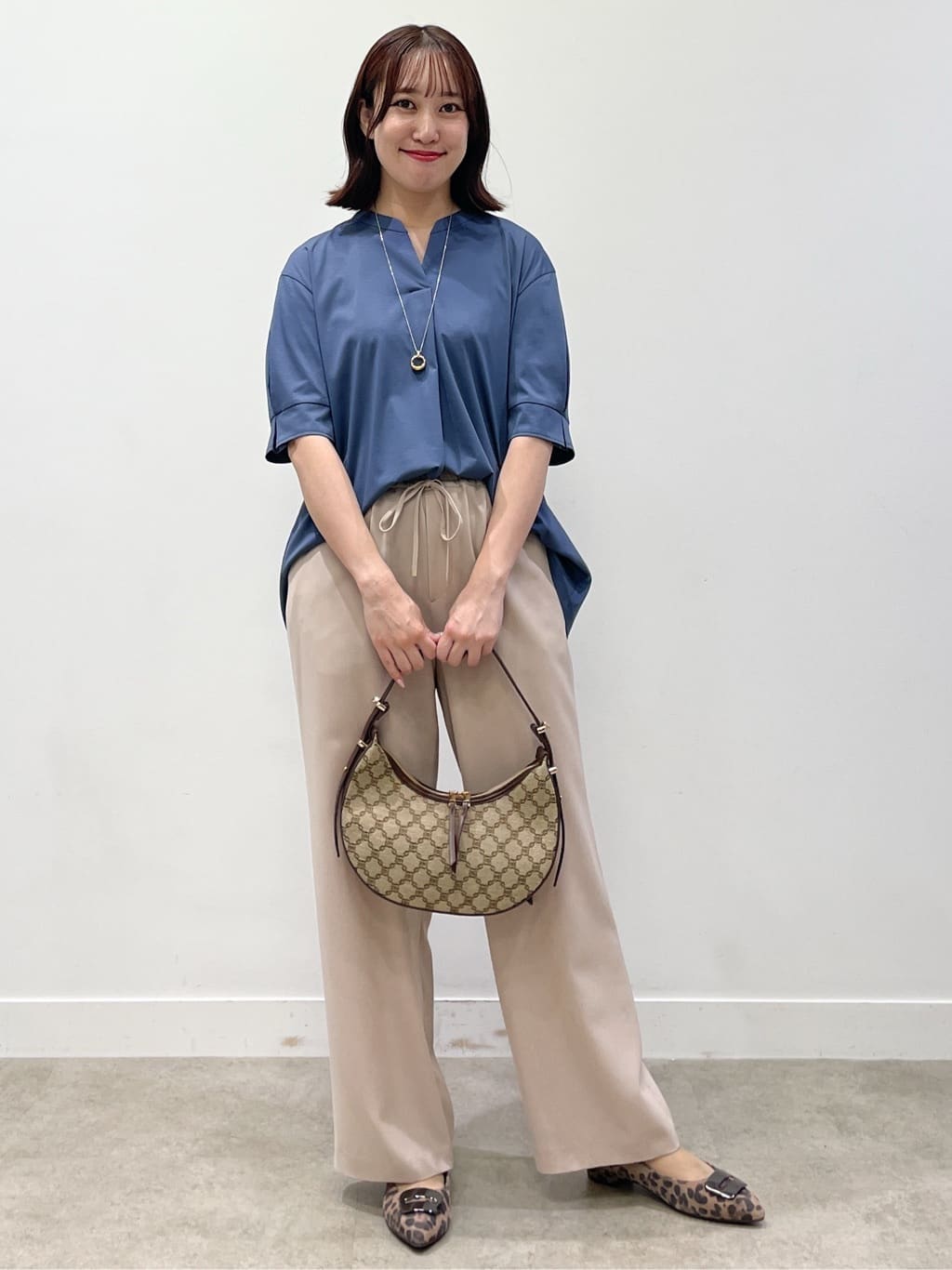 yukariさんの「Reflect｜【すっきり見え！長め丈／マシンウォッシュ可】スキッパーネックジャージトップス」を使ったコーディネート