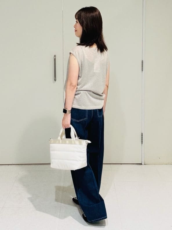 makiさんの「UNTITLED｜【アンサンブル可/洗える】シアーノースリーブ プルオーバー」を使ったコーディネート