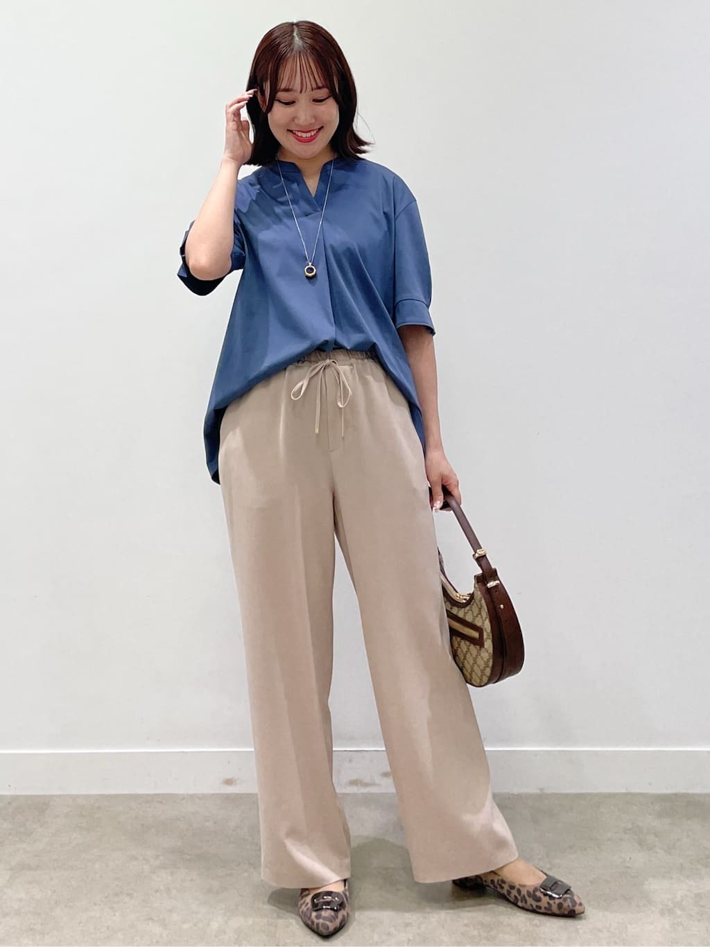yukariさんの「Reflect｜【すっきり見え！長め丈／マシンウォッシュ可】スキッパーネックジャージトップス」を使ったコーディネート
