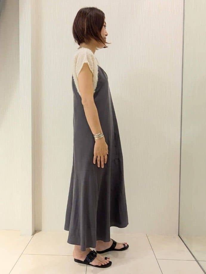 u-macoさんの「UNTITLED｜【セットアップ可/洗える】フェザーフレンチスリーブブラウス」を使ったコーディネート