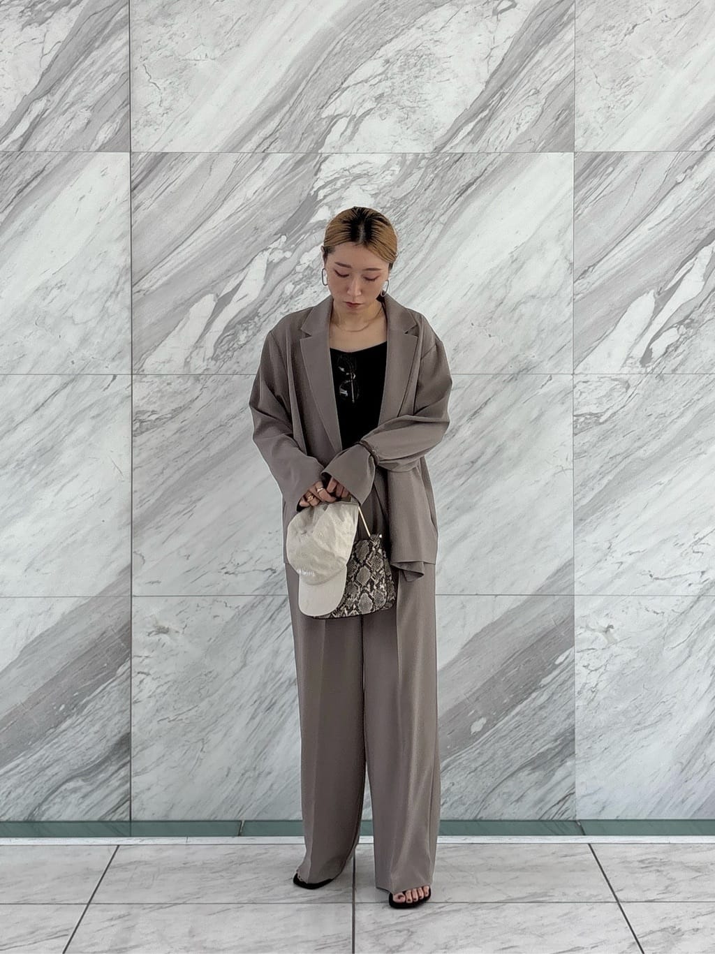 kotakiさんの「INDIVI｜Comfy SET UP｜イージーストレートワイドパンツ【セットアップ対応／通勤/カセット服】」を使ったコーディネート
