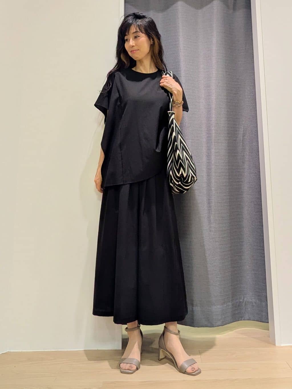 miiさんの「INDIVI｜【体型カバー】スクエアブラウス」を使ったコーディネート