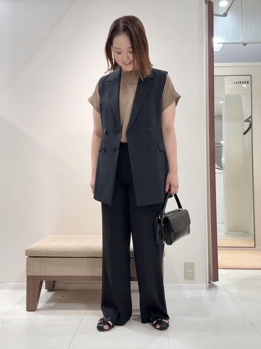 YUIさんの「UNTITLED｜【セットアップ可/はっ水/通勤】リラククール 半袖ブラウス」を使ったコーディネート