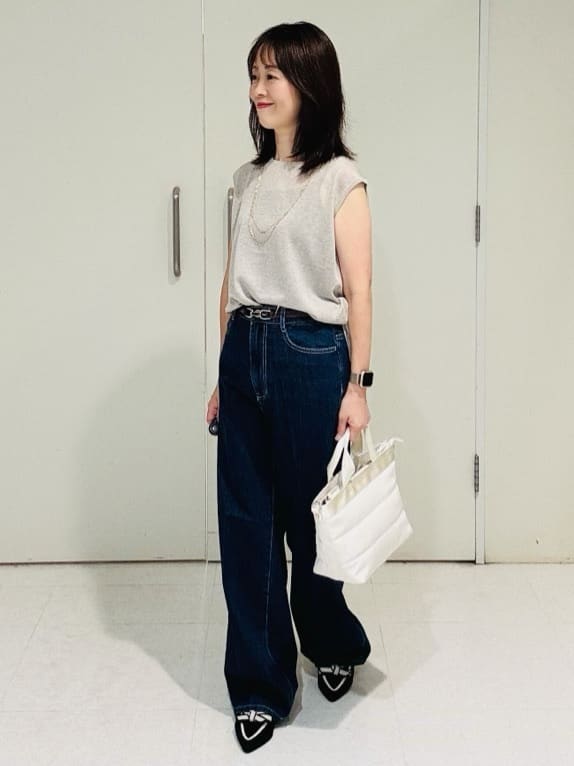 makiさんの「UNTITLED｜【アンサンブル可/洗える】シアーノースリーブ プルオーバー」を使ったコーディネート