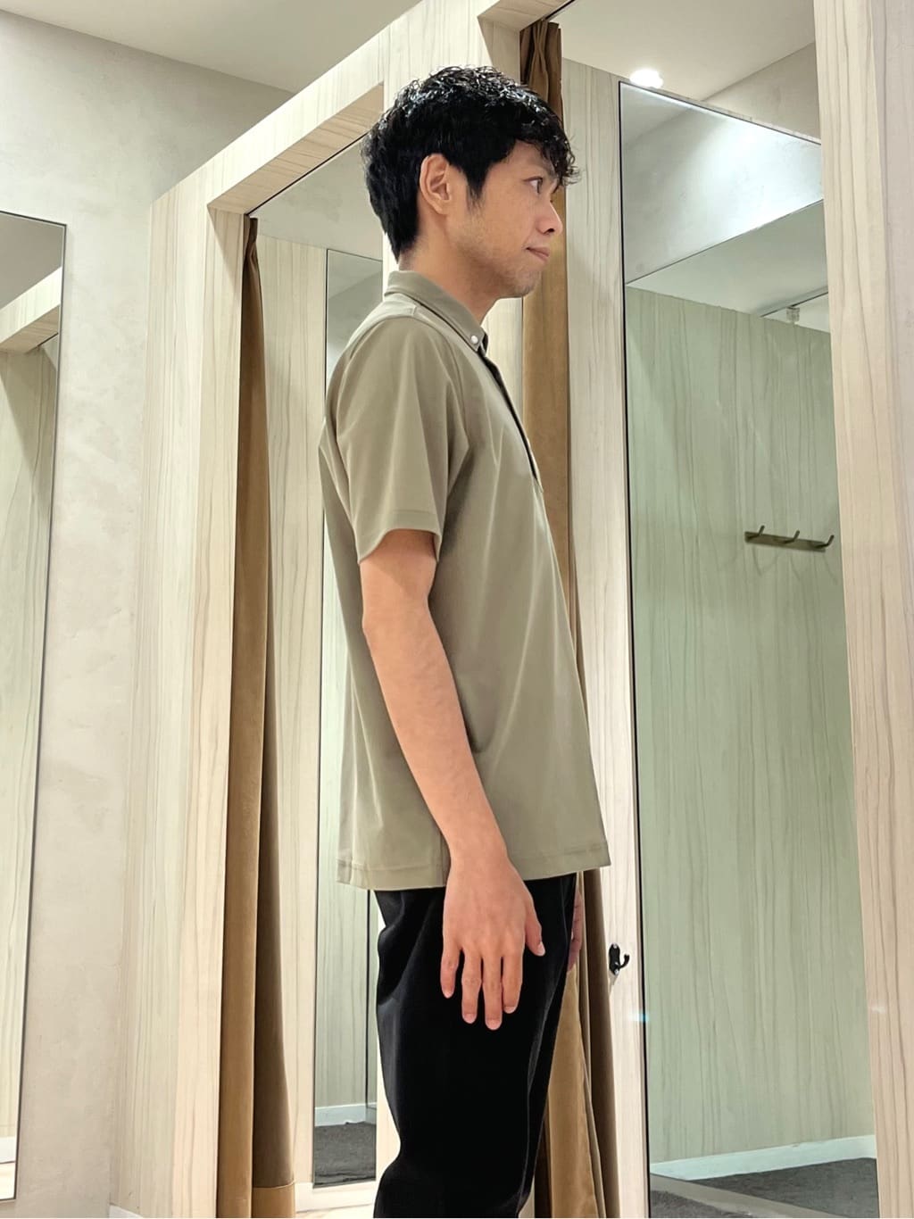 URAさんの「TAKEO KIKUCHI｜【COOL CITY WEAR】エアートール ポロシャツ /接触冷感・通気性」を使ったコーディネート
