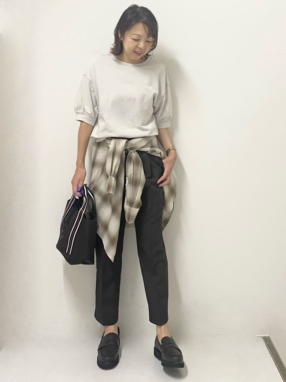 ISOさんの「Dessin｜【洗える】シアーオンブレーチェックシャツ」を使ったコーディネート