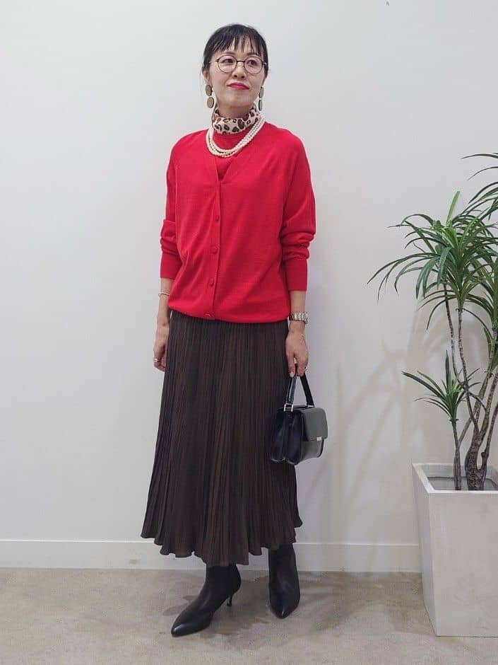MUTSUKOさんの「UNTITLED｜【アンサンブル可/洗える/Vネック】ウールシルクカーディガン」を使ったコーディネート