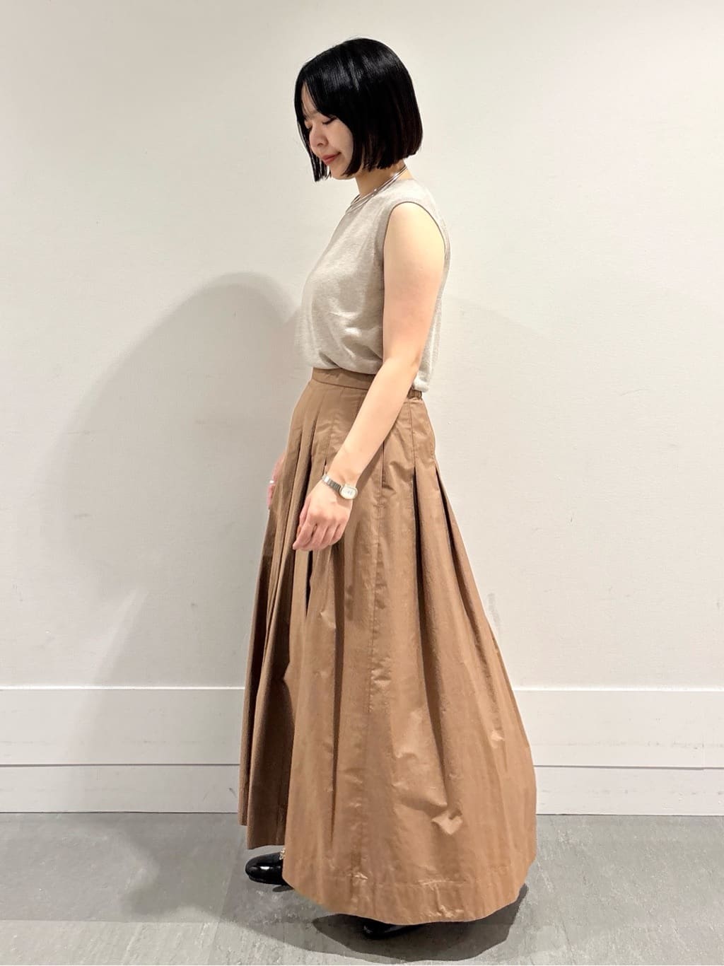 モエカさんの「UNTITLED｜【アンサンブル可/洗える】シアーノースリーブ プルオーバー」を使ったコーディネート