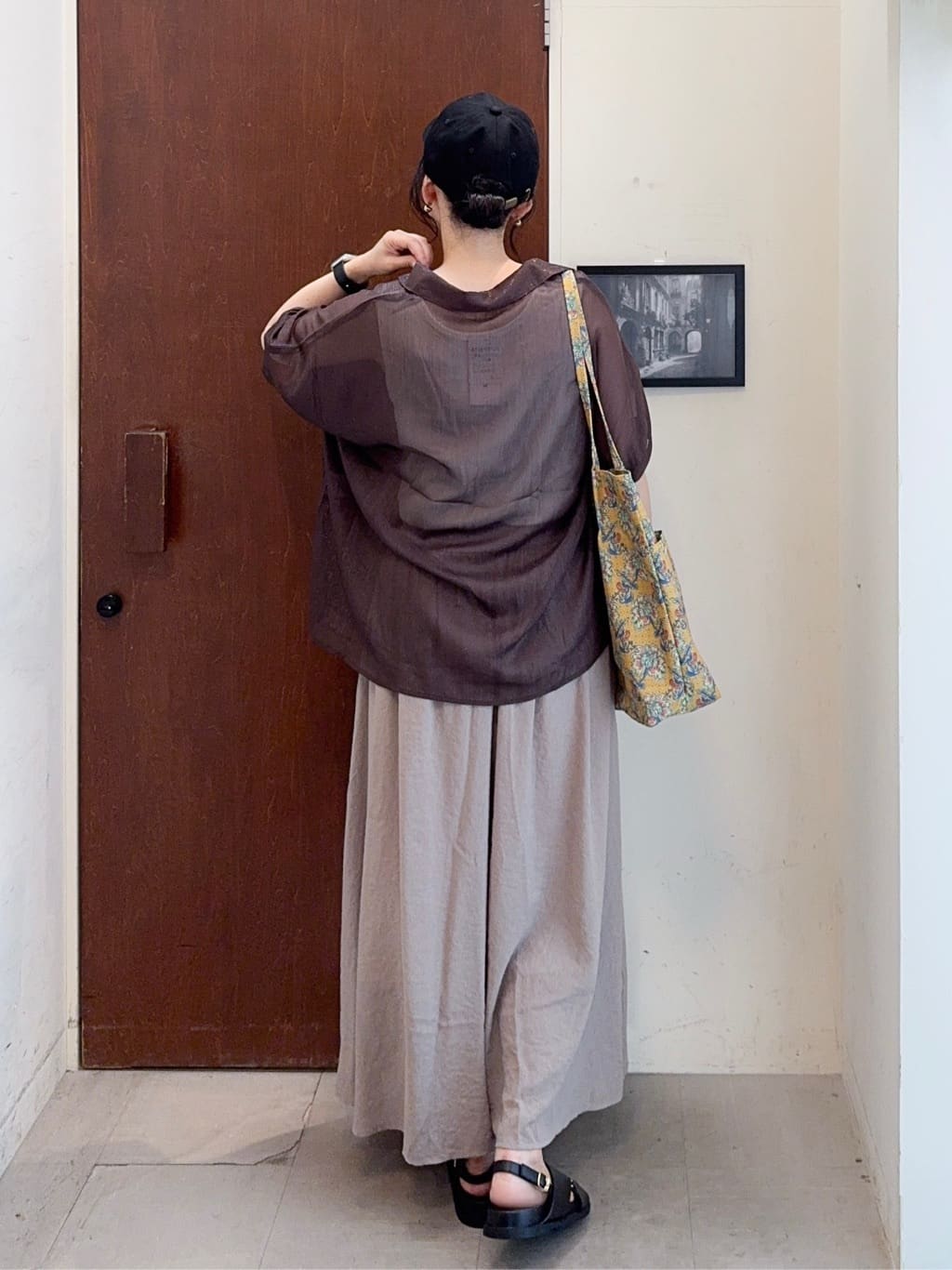 𝐇𝐢𝐫𝐨𝐦𝐢さんの「SHOO･LA･RUE｜【洗える/ひんやり／前後2WAY】テレコタンクトップ」を使ったコーディネート
