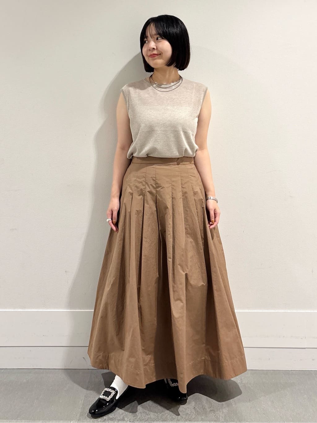 モエカさんの「UNTITLED｜【アンサンブル可/洗える】シアーノースリーブ プルオーバー」を使ったコーディネート