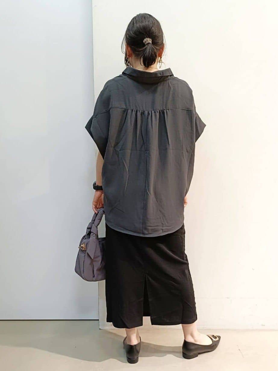 あんさんの「THE SHOP TK｜【インしなくても決まる】スキッパーシャツ/接触冷感/防シワ/速乾」を使ったコーディネート
