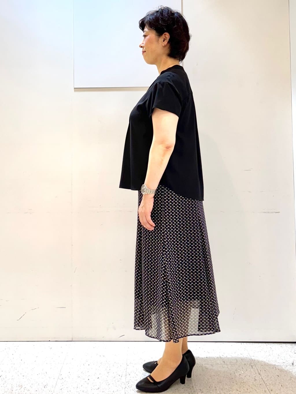 ヤスコさんの「Reflect｜【インナーに◎／すっきり見え！長め丈】タックデティールブラウス」を使ったコーディネート