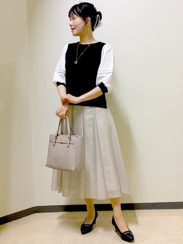  beni_gingerさんの「Reflect｜【マシンウォッシュ可／セットアップ可】シアーボックスタックプリーツスカート」を使ったコーディネート