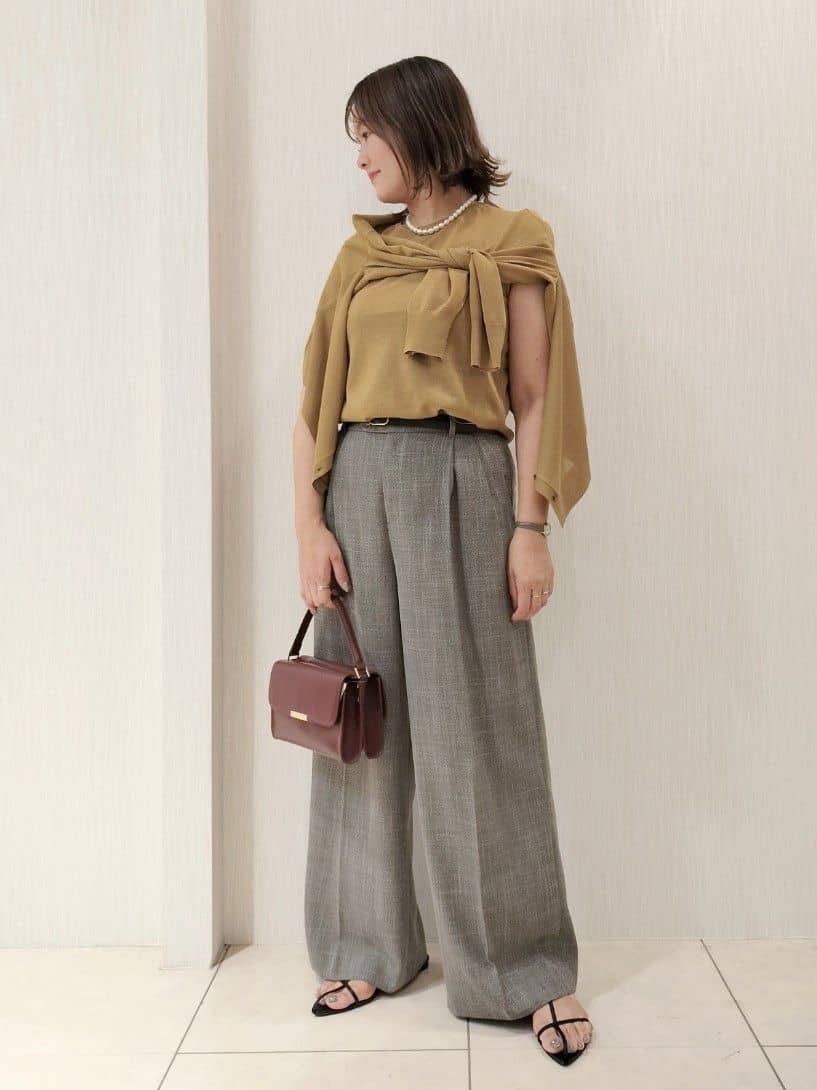 naokoさんの「UNTITLED｜【アンサンブル可/洗える】シアーノースリーブ プルオーバー」を使ったコーディネート