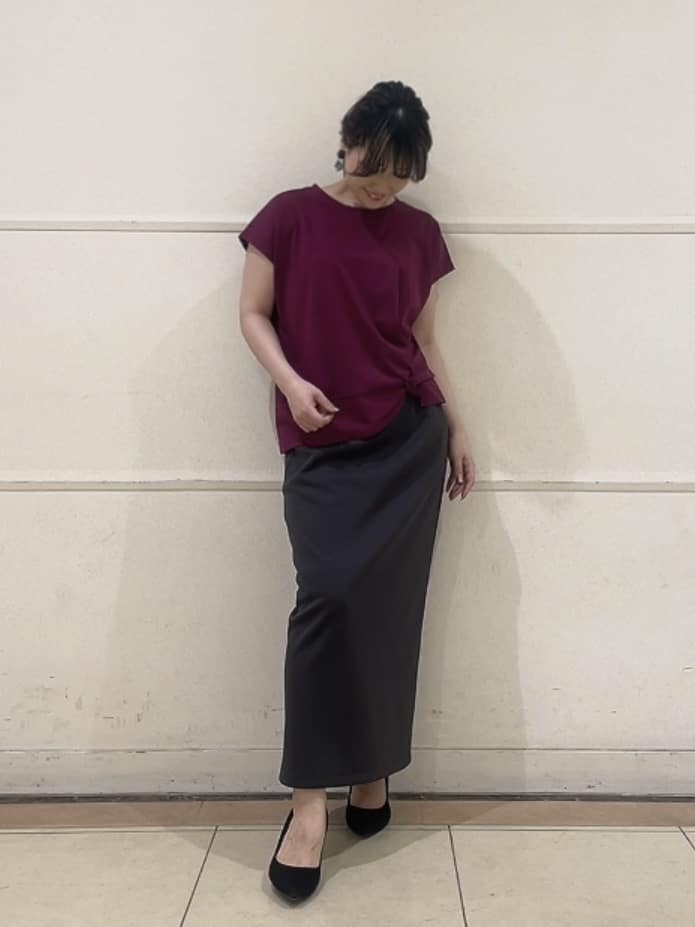 watanabeさんの「UNTITLED｜【後ろウエストゴム/ストレッチ性/オンオフ】ジャージナロースカート」を使ったコーディネート