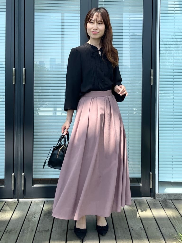 はばさんの「Couture brooch｜【大人可愛い・通勤】ピンタックレースブラウス」を使ったコーディネート